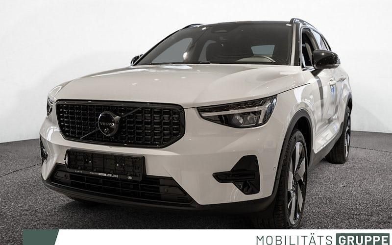 Neu Volvo XC40 Plus 163 PS (119 kW) 2026 Weiß SUV