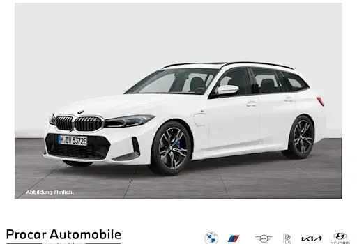 Gebraucht BMW 330e M Sport 360 PS (264 kW) 2025 Kombi