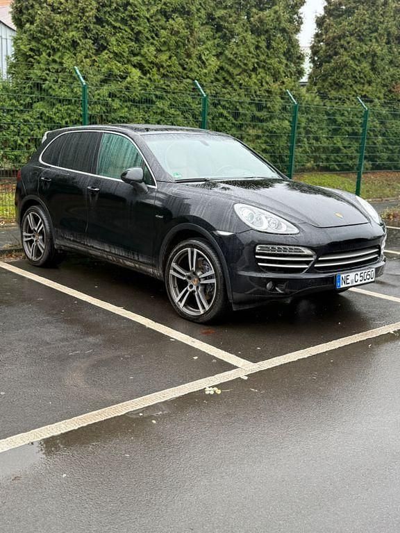 Schwarz Gebraucht 2014 Porsche Cayenne Platinum Edition SUV | 21.500 € (Superpreis) - Bild 1/4