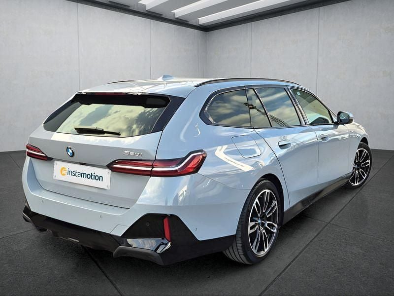 Gebraucht BMW 520 208 PS (152 kW) 2025 Grau Kombi