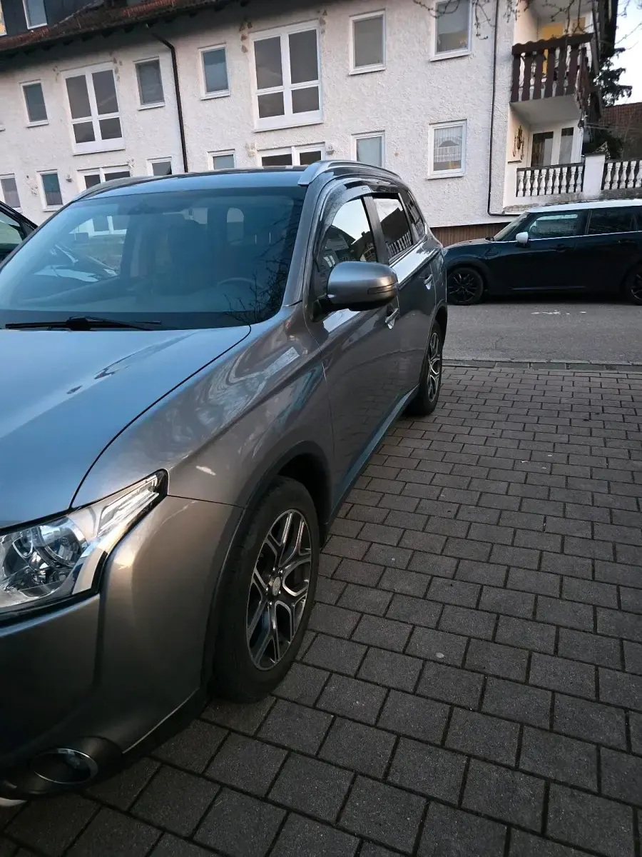 Gebraucht Mitsubishi Outlander 150 PS (110 kW) 2015 Grün SUV