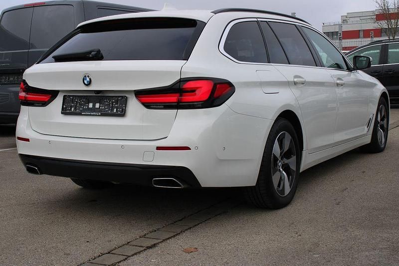 Gebraucht BMW 520 190 PS (139 kW) 2022 Weiß Limousine