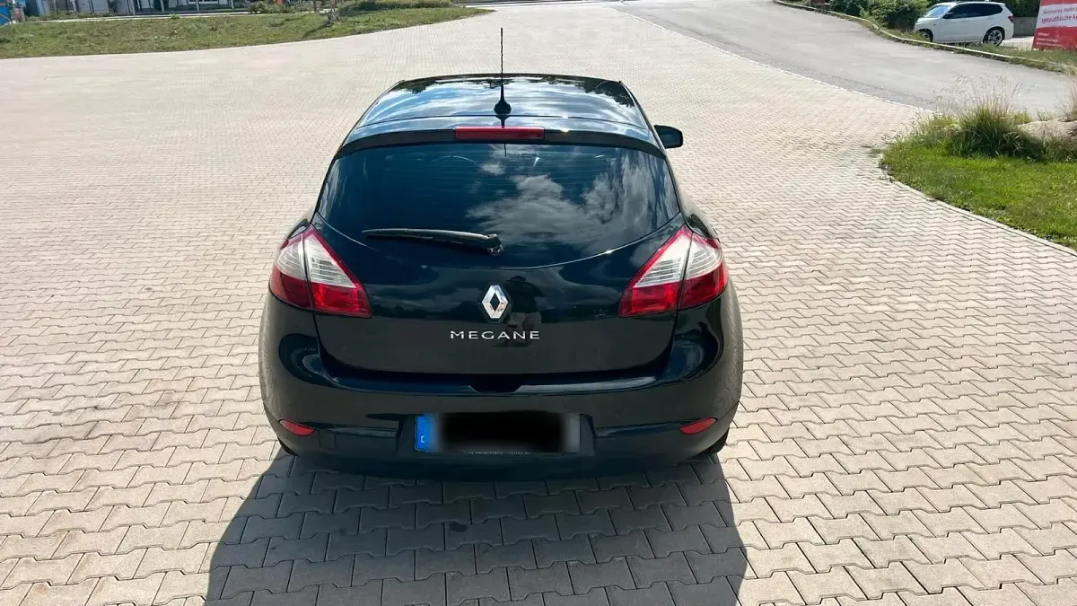 Gebraucht Renault Mégane III Authentique 101 PS (74 kW) 2011 Schwarz Limousine