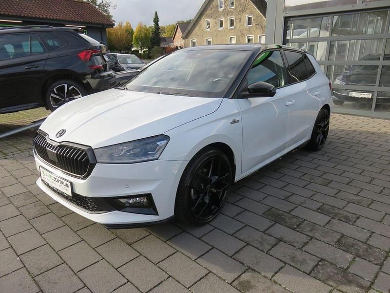Weiß Gebraucht 2024 Skoda Fabia Monte Carlo Kleinwagen | 25.970 € (Etwas zu teuer) - Bild 1/4