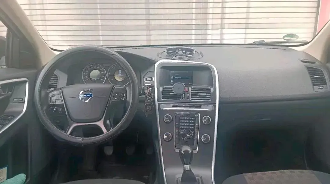 Gebraucht Volvo XC60 163 PS (119 kW) 2011 Schwarz SUV