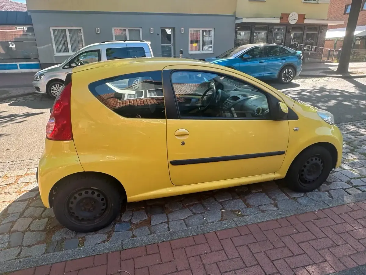 Gebraucht Peugeot 107 67 PS (49 kW) 2007 Gelb Kleinwagen