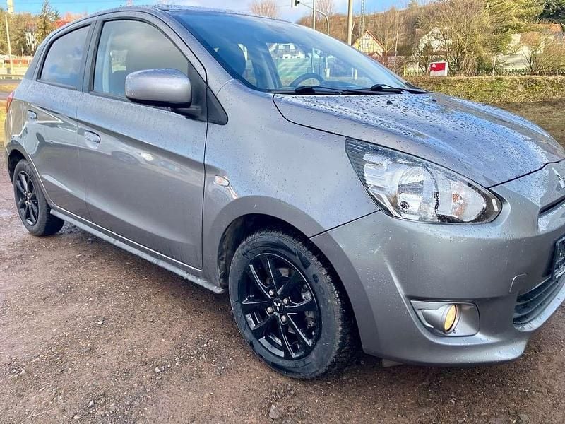 Gebraucht Mitsubishi Space Star Diamant Edition 80 PS (58 kW) 2015 Platinumgrau (m) Kleinwagen