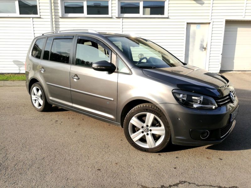 Verkauft Vw Touran Highline Automatik Gebraucht 2017 53 200 Km Gebraucht Vw Touran Highline Automatik Navi Alcantara Pdc