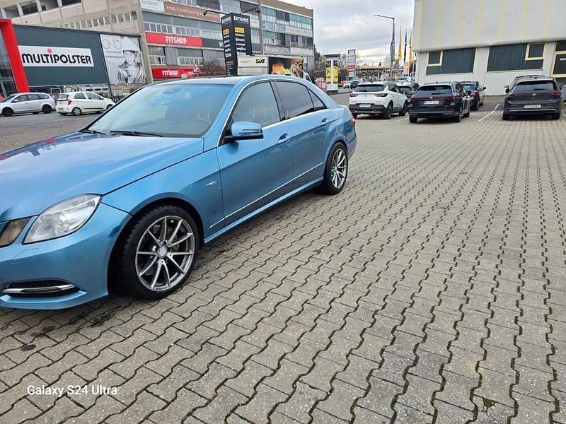 Blau Gebraucht 2011 Mercedes E350 AMG Limousine | 10.000 € (Guter Preis) - Bild 1/4