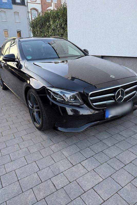 Gebraucht Mercedes E300 Night 245 PS (180 kW) 2019 Schwarz Kombi
