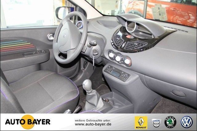 Gebraucht Renault Twingo Initiale Paris 75 PS (55 kW) 2013 Violett metallic Kleinwagen