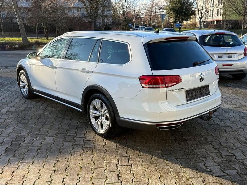 Gebraucht VW Passat Alltrack 190 PS (139 kW) 2018 Weiß Kombi