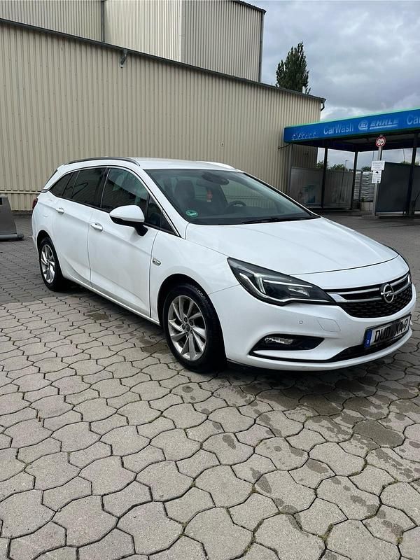 Gebraucht Opel Astra 150 PS (110 kW) 2017 Weiß Kombi