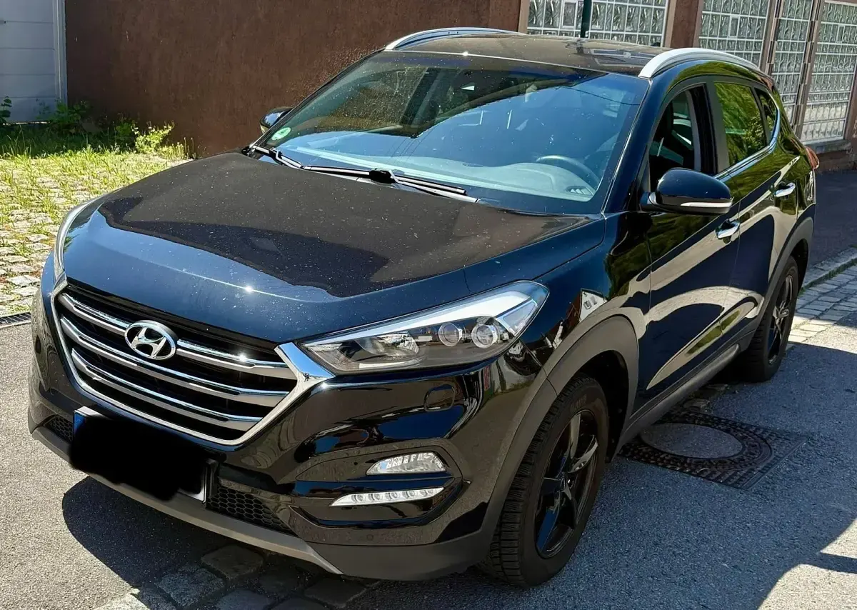 Gebraucht Hyundai Tucson 177 PS (130 kW) 2016 Schwarz SUV