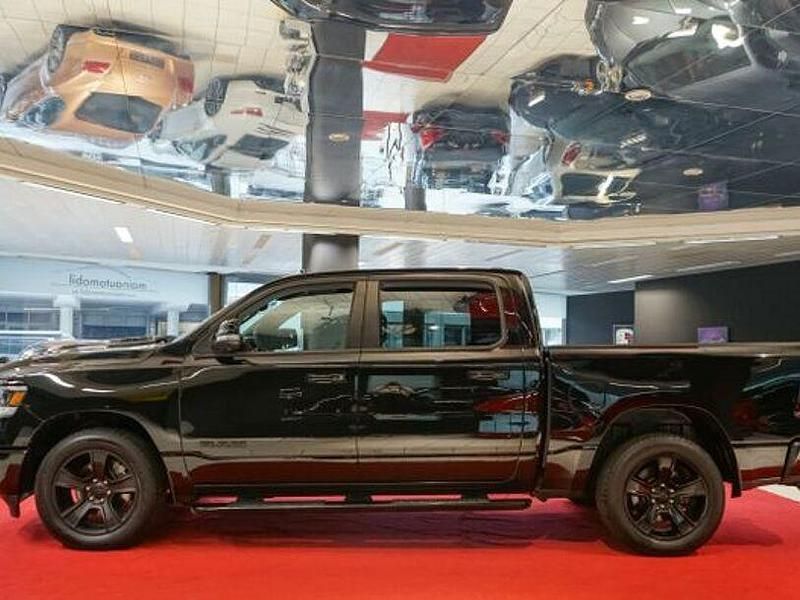 Second-hand Dodge Ram 401 CP (294 kW) 2020 Negru Pickup