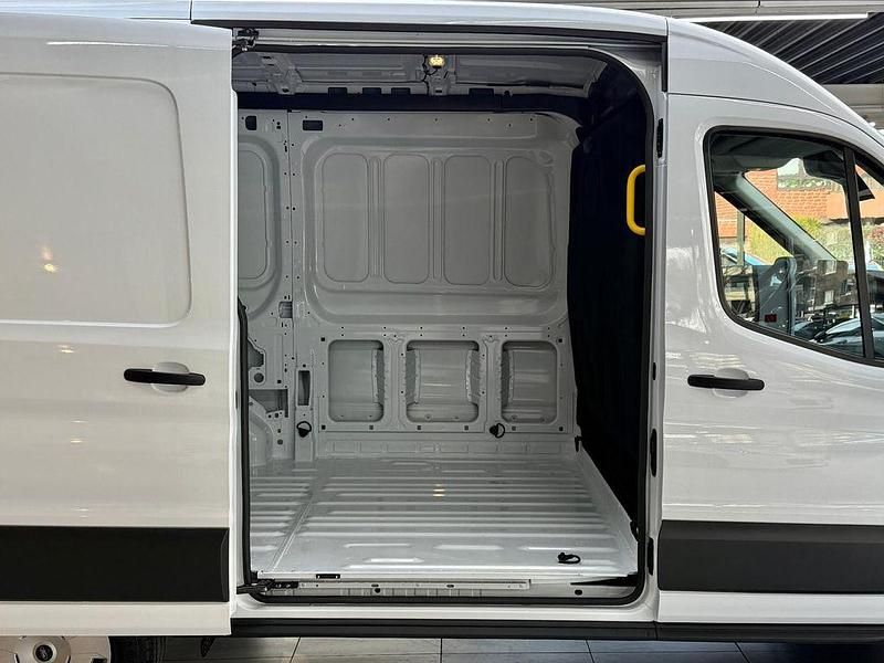 Gebraucht Ford Transit Trend 131 PS (96 kW) 2025 Frozen white Van / Kleinbus