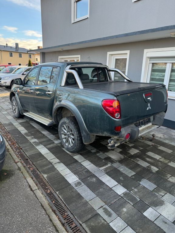 Gebraucht Mitsubishi L200 Invite 136 PS (100 kW) 2007 Grün Pickup