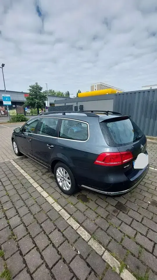 Gebraucht VW Passat Highline 140 PS (102 kW) 2011 Limousine