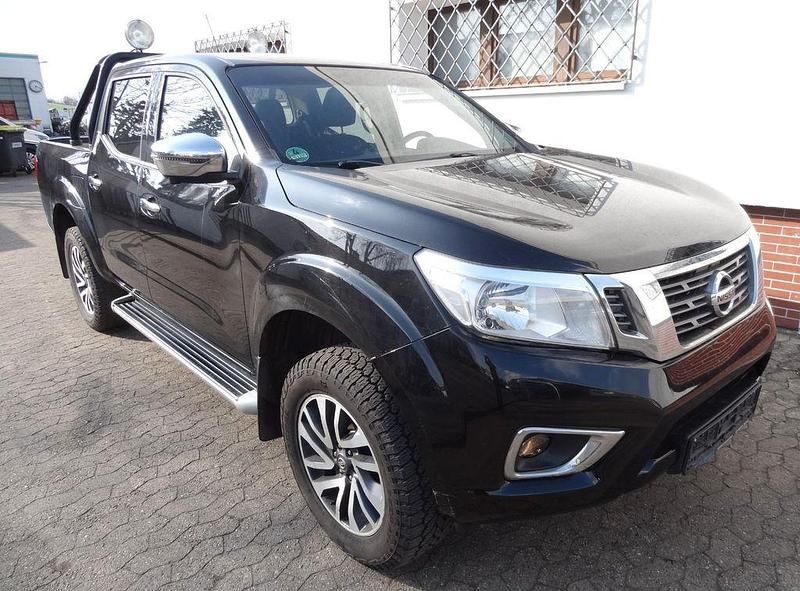 Gebraucht Nissan Navara N-Connecta 190 PS (139 kW) 2017 Schwarz Pickup