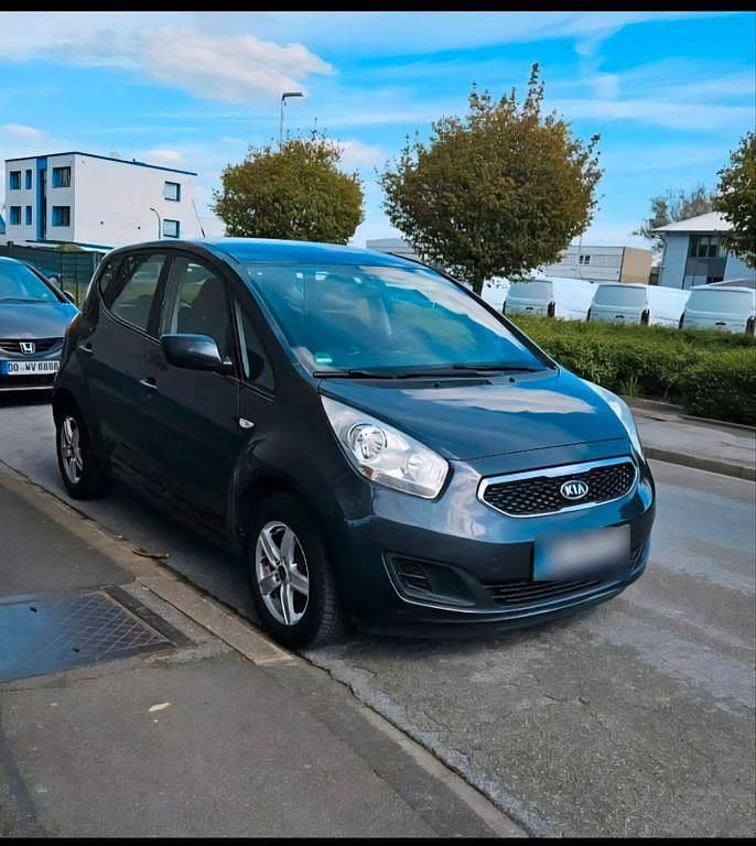 Usata Kia Venga 90 CV (66 kW) 2011 Grigio Utilitaria