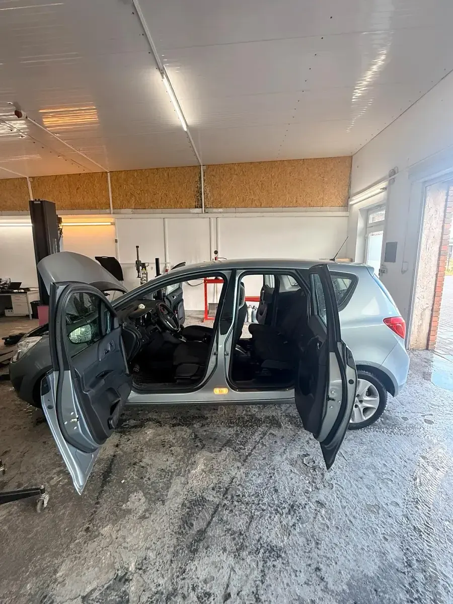 Gebraucht Opel Meriva 101 PS (74 kW) 2010 Grau Van / Kleinbus