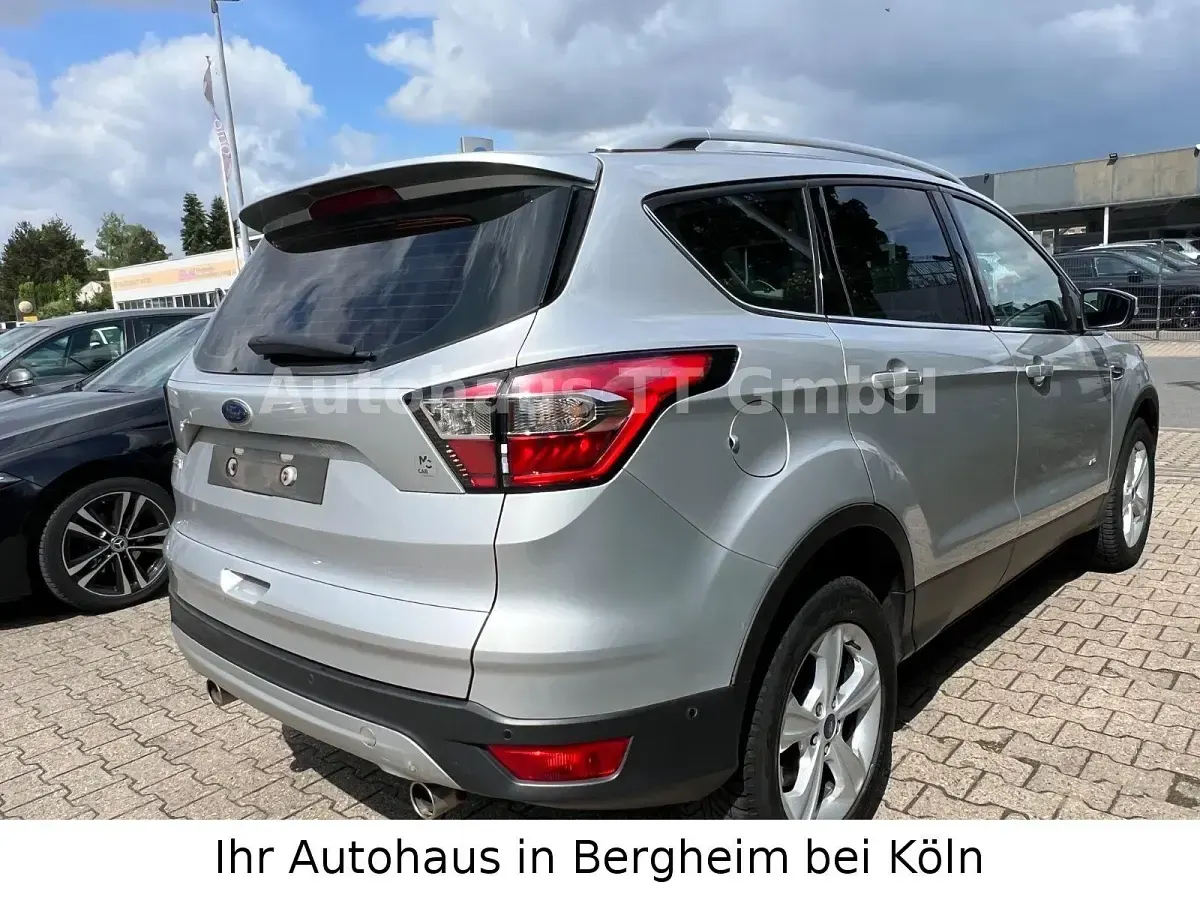Gebraucht Ford Kuga Titanium 150 PS (110 kW) 2017 Silber SUV