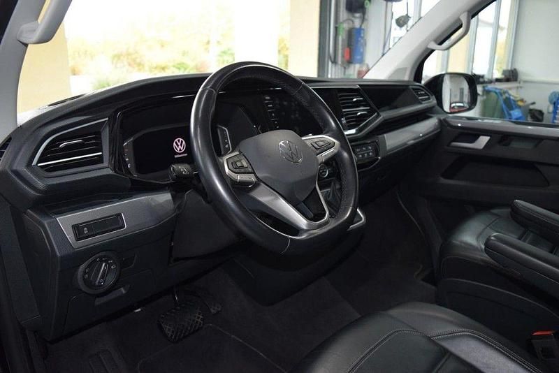 Second-hand VW Multivan Highline 199 CP (146 kW) 2020 Negru Monovolum