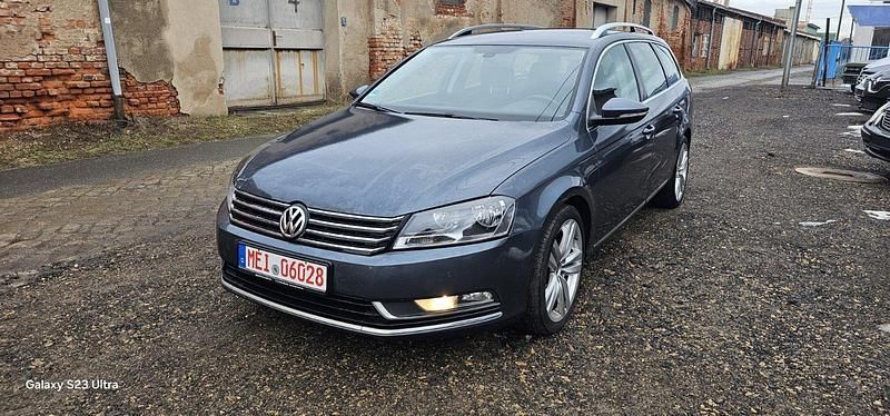Grau Gebraucht 2011 VW Passat Kombi | 5.500 € (Fairer Preis) - Bild 1/4