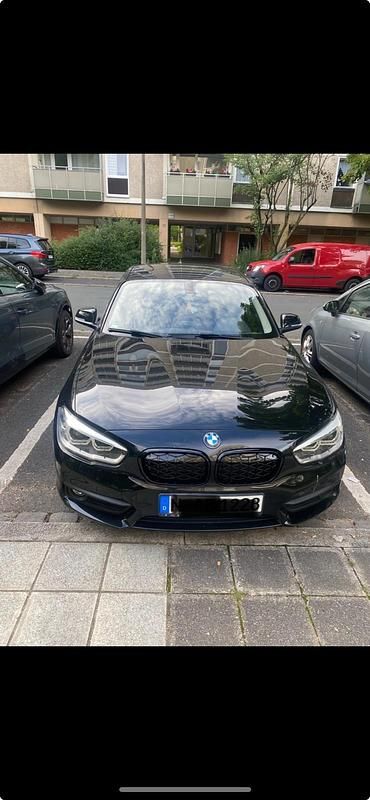 Schwarz Gebraucht 2016 BMW 118 Kleinwagen | 12.100 € (Fairer Preis) - Bild 1/4