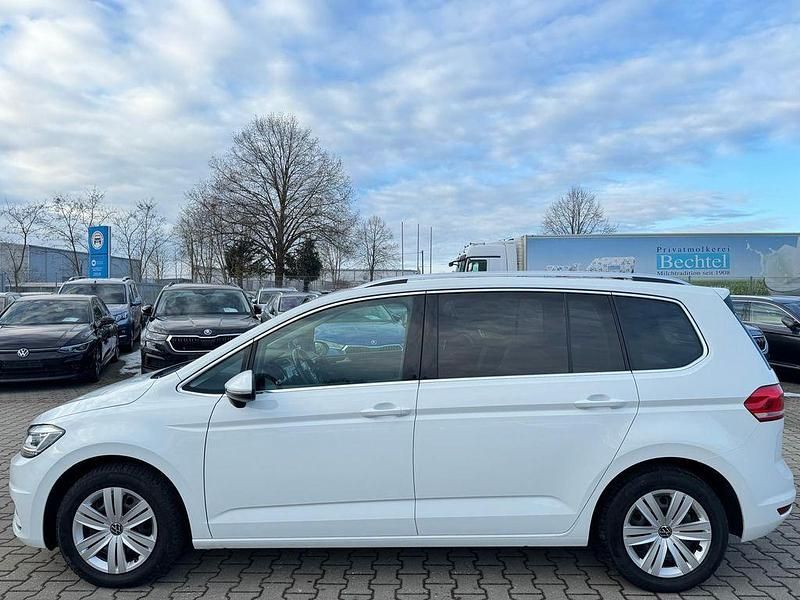 Gebraucht VW Touran Highline 150 PS (110 kW) 2017 Weiß Van / Kleinbus