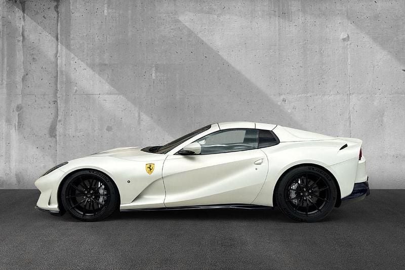 Second-hand Ferrari 812 795 CP (584 kW) 2023 Alb Cabrio