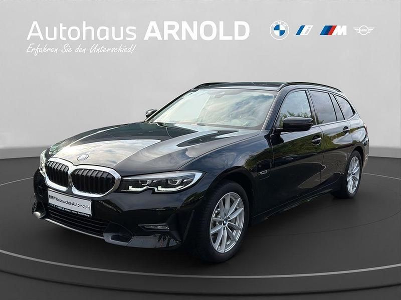 Schwarz ii Gebraucht 2022 BMW 330e Sport Line Kombi | 30.510 € (Fairer Preis) - Bild 1/4