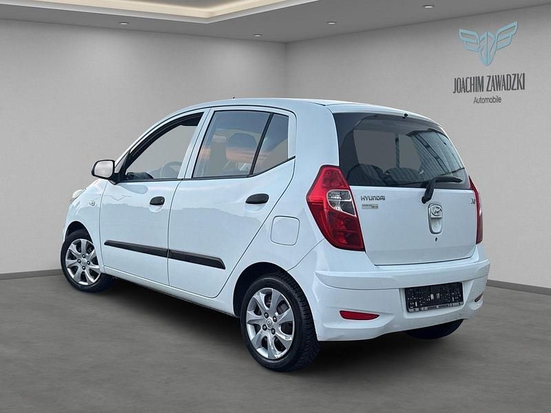 Gebraucht Hyundai i10 Edition 69 PS (50 kW) 2011 Weiß Kleinwagen