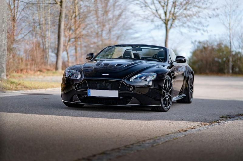 Obsidian black Gebraucht 2018 Aston Martin V12 Vantage Cabrio | 169.000 € (Teuer) - Bild 1/4