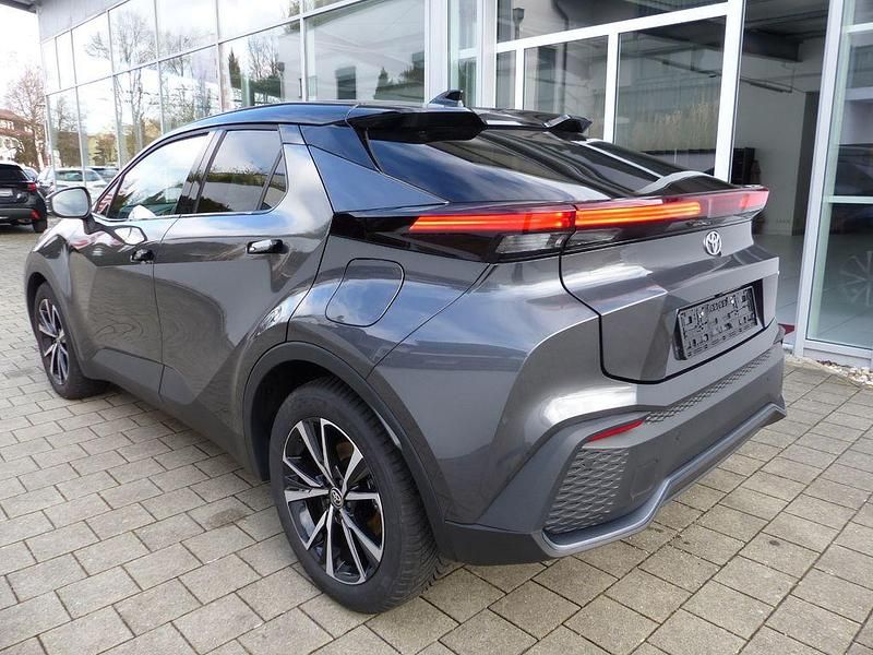 Gebraucht Toyota C-HR Team 140 PS (102 kW) 2025 Grau SUV