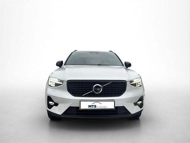 Gebraucht Volvo XC40 Plus 163 PS (119 kW) 2023 Weiß SUV