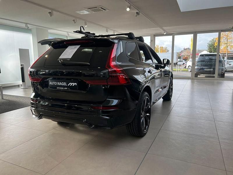 Neu Volvo XC60 Plus 349 PS (256 kW) 2025 Schwarz SUV