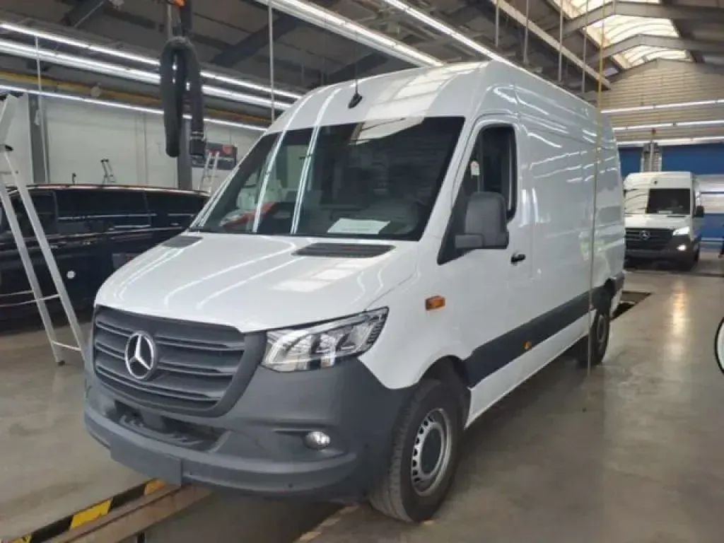 Używany Mercedes Sprinter 170 KM (125 kW) 2024 Biały Van