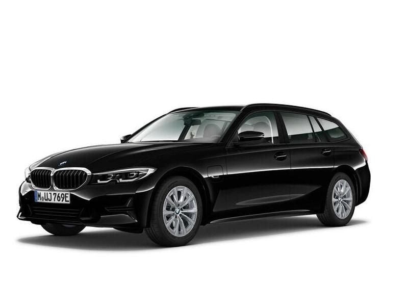 Gebraucht BMW 330e Advantage 292 PS (214 kW) 2022 Bmw 330e touring aut. advantag (schwarz) Kombi