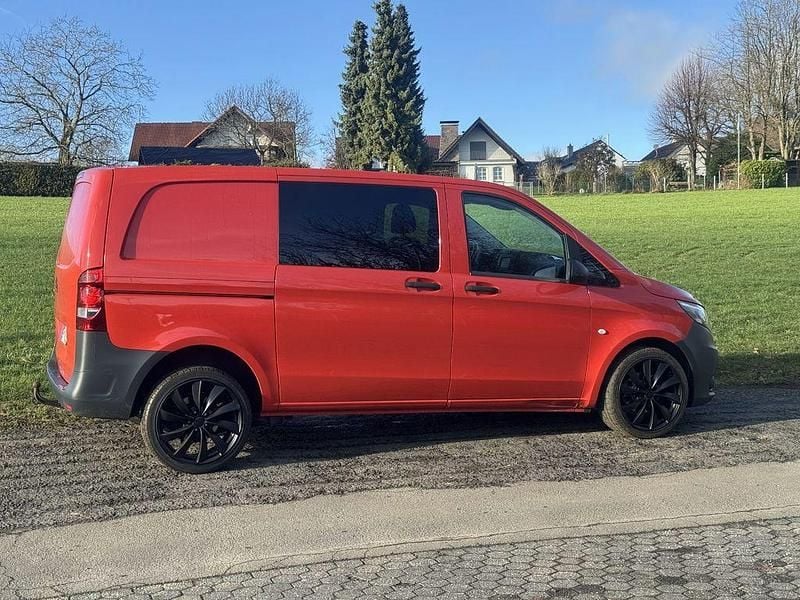 Rot Gebraucht 2015 Mercedes Vito Van | 9.200 € (Guter Preis) - Bild 1/4