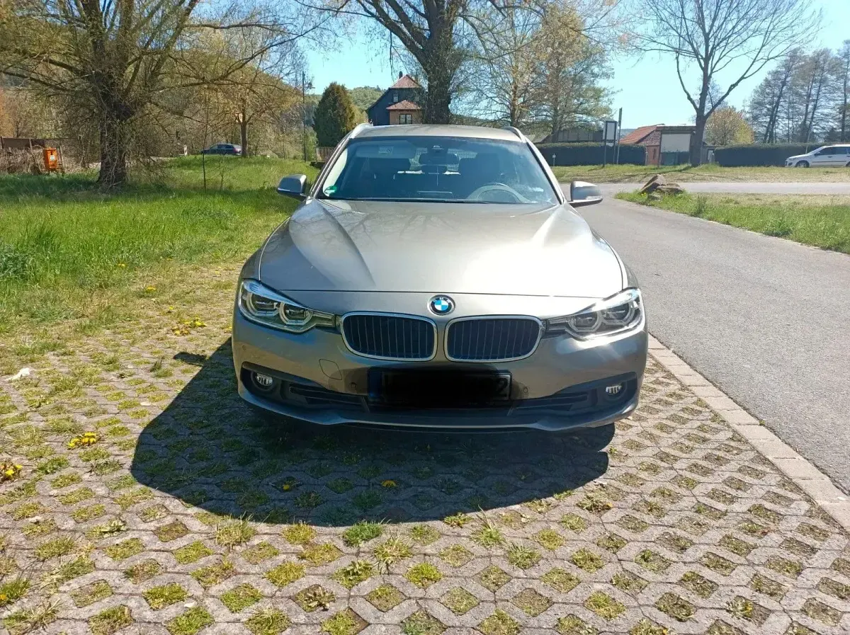 Gebraucht BMW 330 Advantage 252 PS (185 kW) 2018 Grau Kombi
