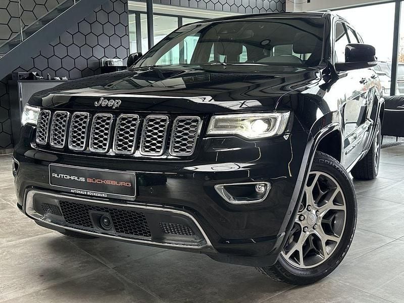 Diamond black crystal p/c Gebraucht 2020 Jeep Grand Cherokee Overland SUV | 26.900 € (Fairer Preis) - Bild 1/4