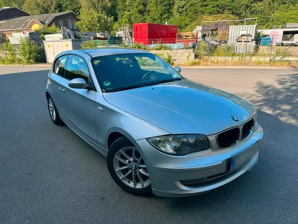 Gebraucht BMW 118 143 PS (105 kW) 2010 Silber Kleinwagen