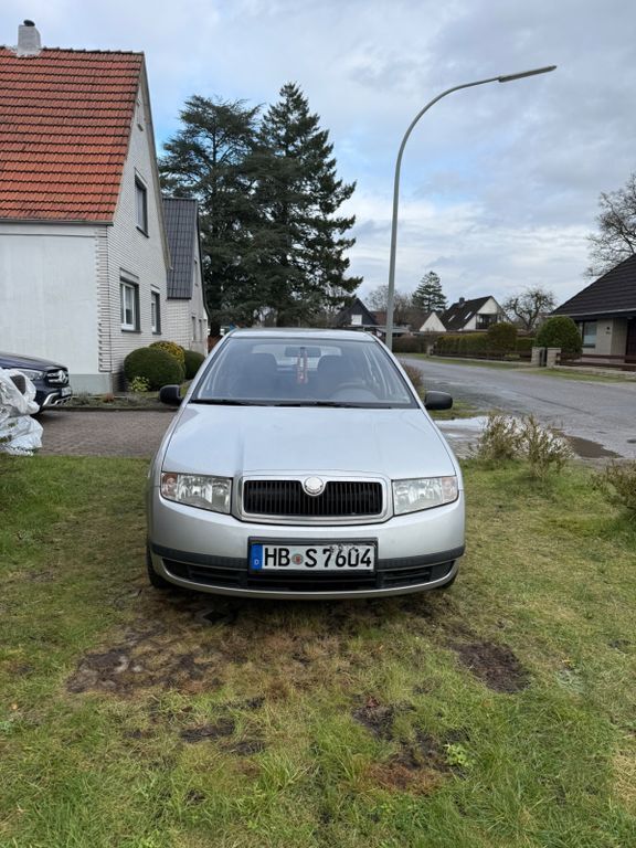 Silber Gebraucht 2003 Skoda Fabia Limousine | 650 € (Guter Preis) - Bild 1/4