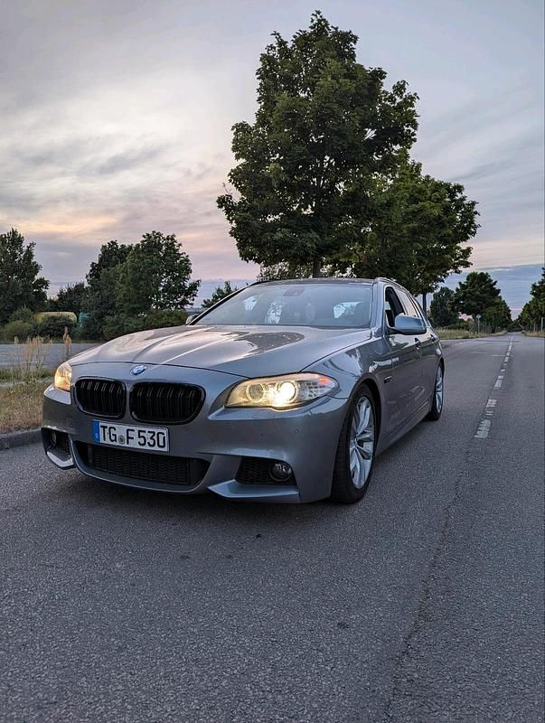 Silber Gebraucht 2010 BMW 530 M Sport Kombi | 12.500 € (Teuer) - Bild 1/4
