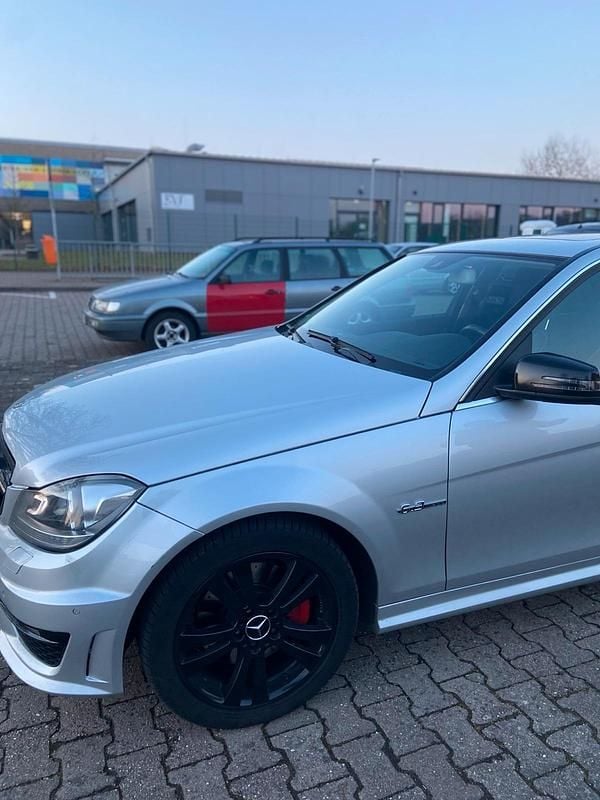 Silber Gebraucht 2012 Mercedes C350 Limousine | 15.990 € (Etwas zu teuer) - Bild 1/4