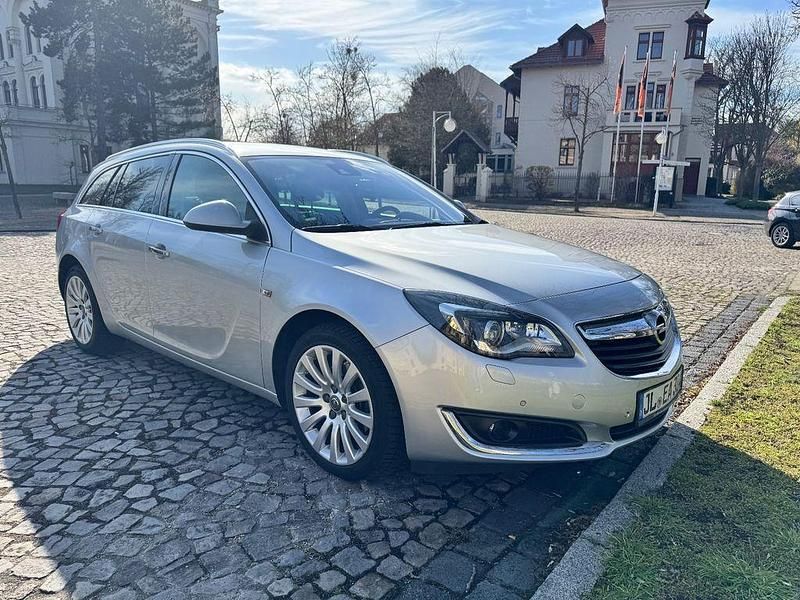 Gebraucht Opel Insignia 170 PS (125 kW) 2015 Silber Kombi