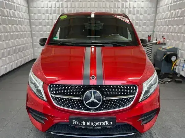 Gebraucht Mercedes V300 AMG 237 PS (174 kW) 2022 Rot Van / Kleinbus