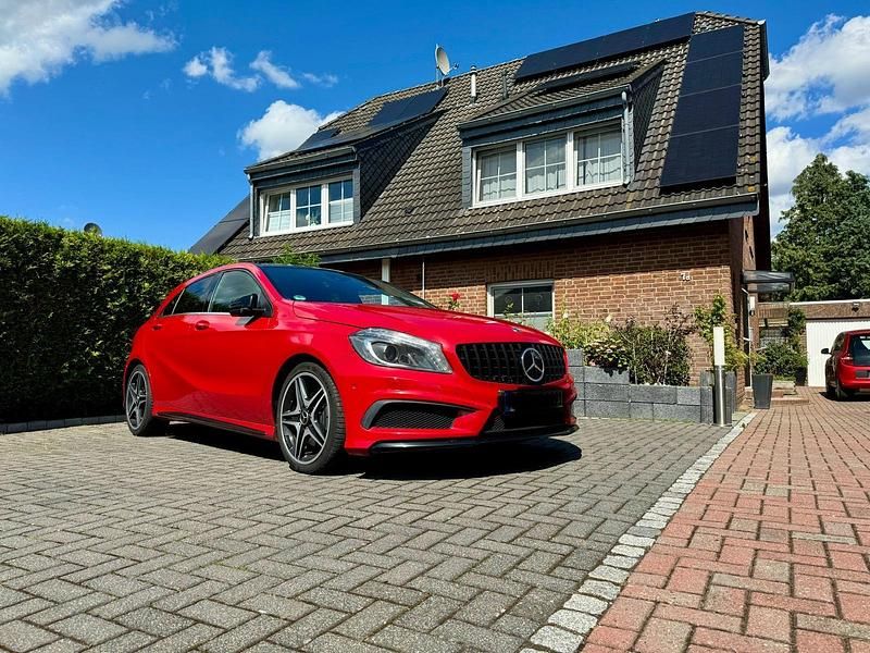 Rot Gebraucht 2012 Mercedes A250 AMG line Limousine | 14.000 € (Fairer Preis) - Bild 1/4