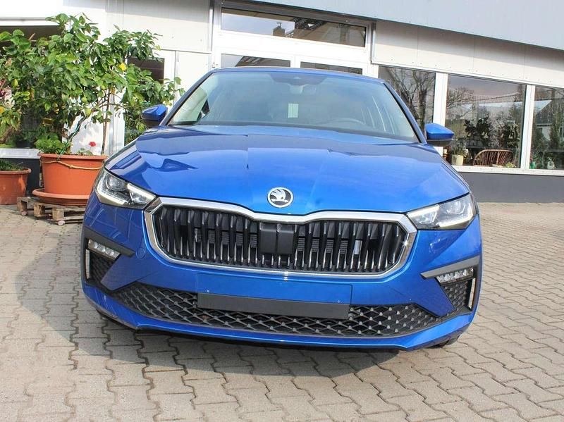 Raceblau metallic Gebraucht 2024 Skoda Scala Selection Kleinwagen | 24.990 € (Etwas zu teuer) - Bild 1/4